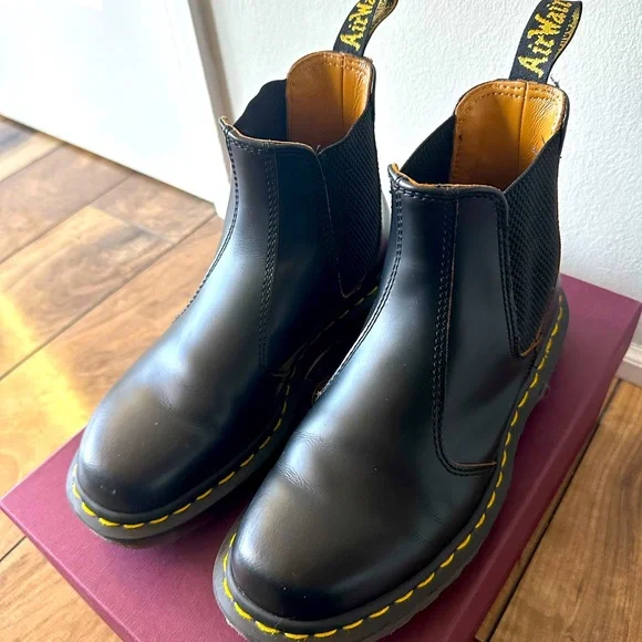 Dr. Martens チェルシーブーツ　MADE IN ENGLAND Dr.Martens】イングランド製チェルシーブーツ｜仕様紹介 -